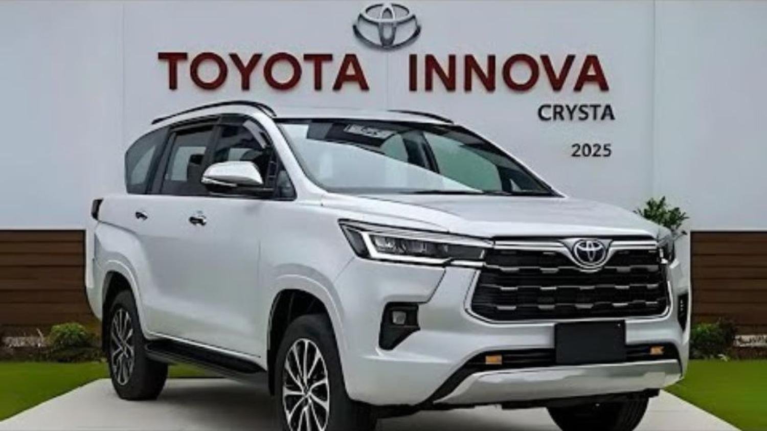 Toyota Innova Crysta 2025 Launched – 38 KM/L Mileage, 7-Seater Comfort & EMI Just ₹10,500