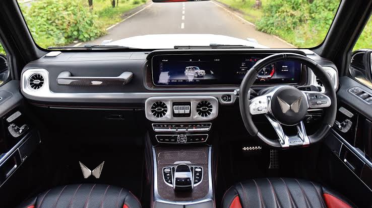 Mahindra Bolero Neo 2025: Interiors Inspired by Mercedes G-Wagon, But at a Fraction of the Price!